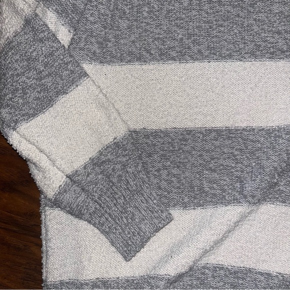 Knox Rose Gray and White V-Neck Sweater with Bold Stripes - Picture 3 of 5